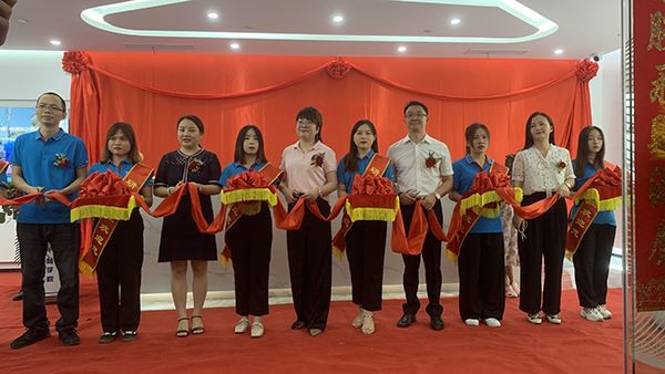 Ua Kev Zoo Siab Peb Hloov Mus Rau Lub Tsev Tshiab! Lub Tuam Tsev Ua Kev Zoo S...